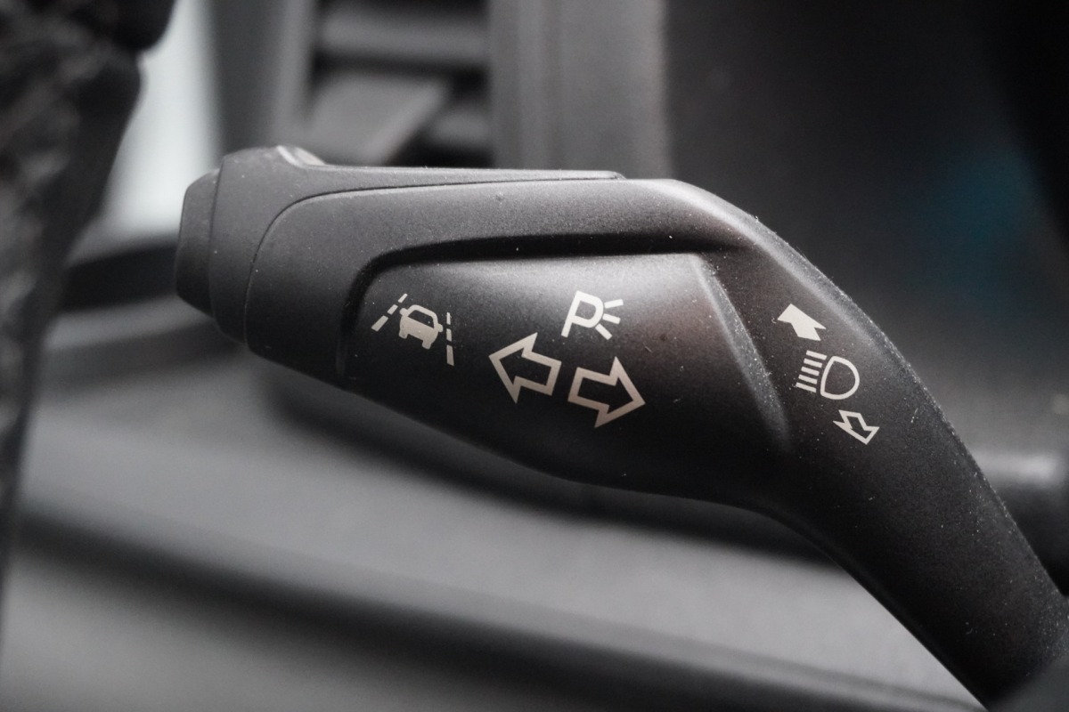 Ford Transit Custom 2.0 TDCI 130PK L2 - EURO 6 - Airco - Cruise - PDC - Camera - €10.499,- Excl. Ford Transit Custom 2.0 TDCI 130PK L2 - EURO 6 - Airco - Cruise - PDC - Camera - €10.499,- Excl.