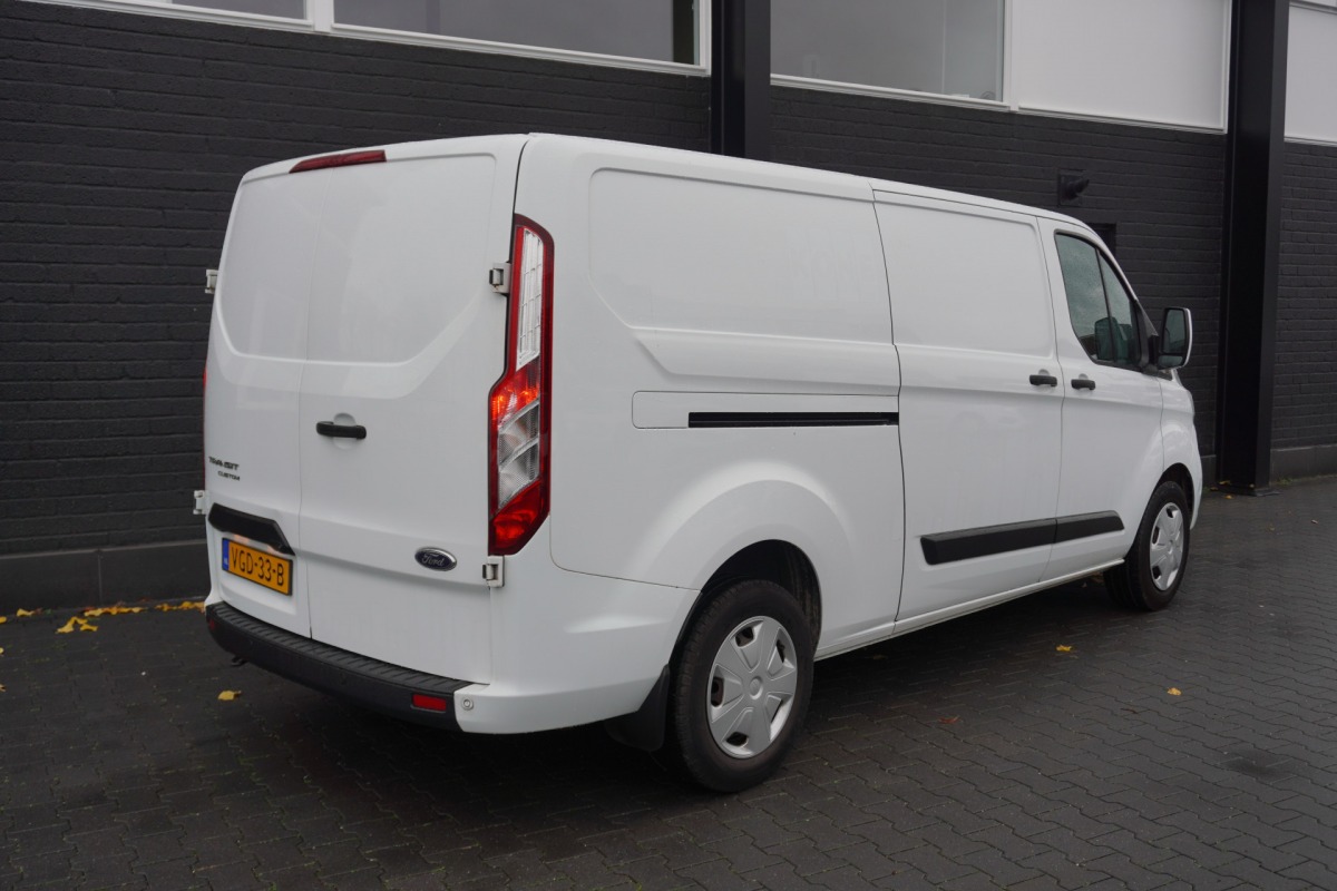 Ford Transit Custom 2.0 TDCI 130PK L2 - EURO 6 - Airco - Cruise - PDC - Camera - €10.499,- Excl. Ford Transit Custom 2.0 TDCI 130PK L2 - EURO 6 - Airco - Cruise - PDC - Camera - €10.499,- Excl.
