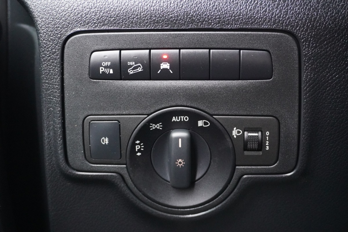 Mercedes-Benz Vito 116 CDI Lang Automaat EURO 6 - A/C climate - Cruise - Camera - €18.900,- Excl. Mercedes-Benz Vito 116 CDI Lang Automaat EURO 6 - A/C climate - Cruise - Camera - €18.900,- Excl.