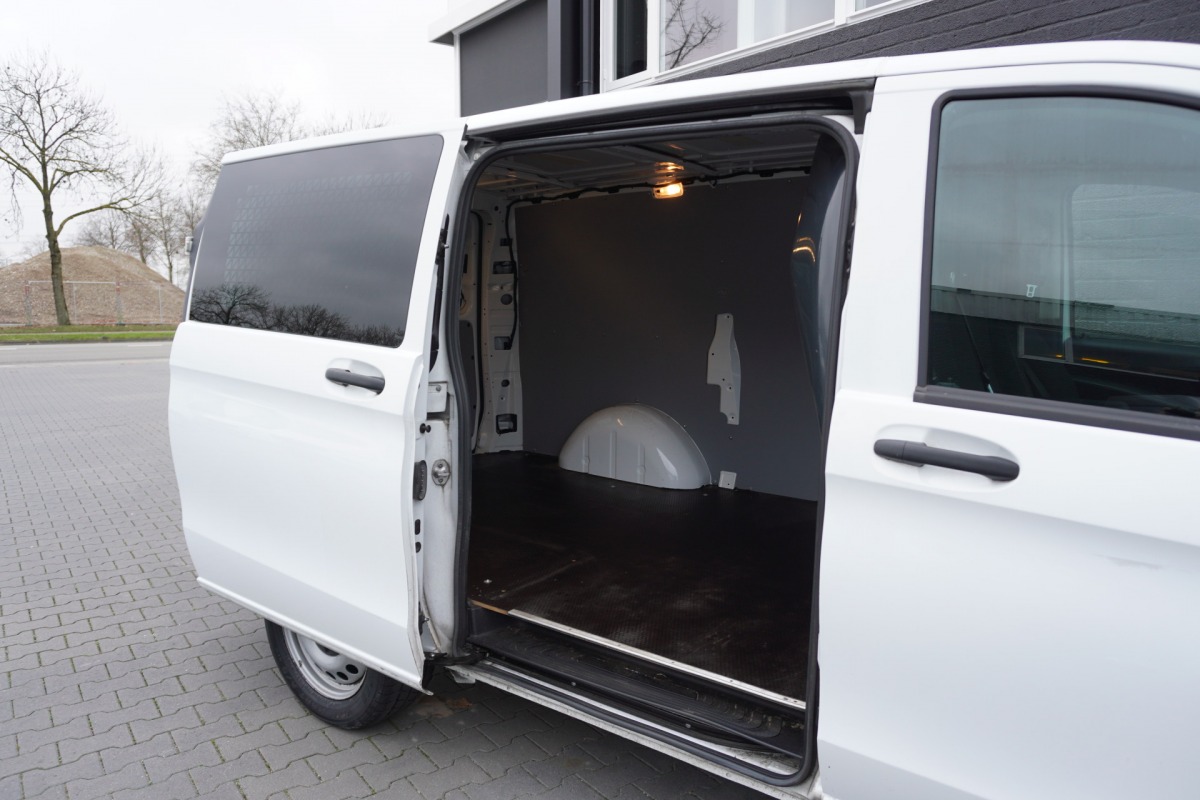 Mercedes-Benz Vito 116 CDI Lang Automaat EURO 6 - A/C climate - Cruise - Camera - €18.900,- Excl. Mercedes-Benz Vito 116 CDI Lang Automaat EURO 6 - A/C climate - Cruise - Camera - €18.900,- Excl.