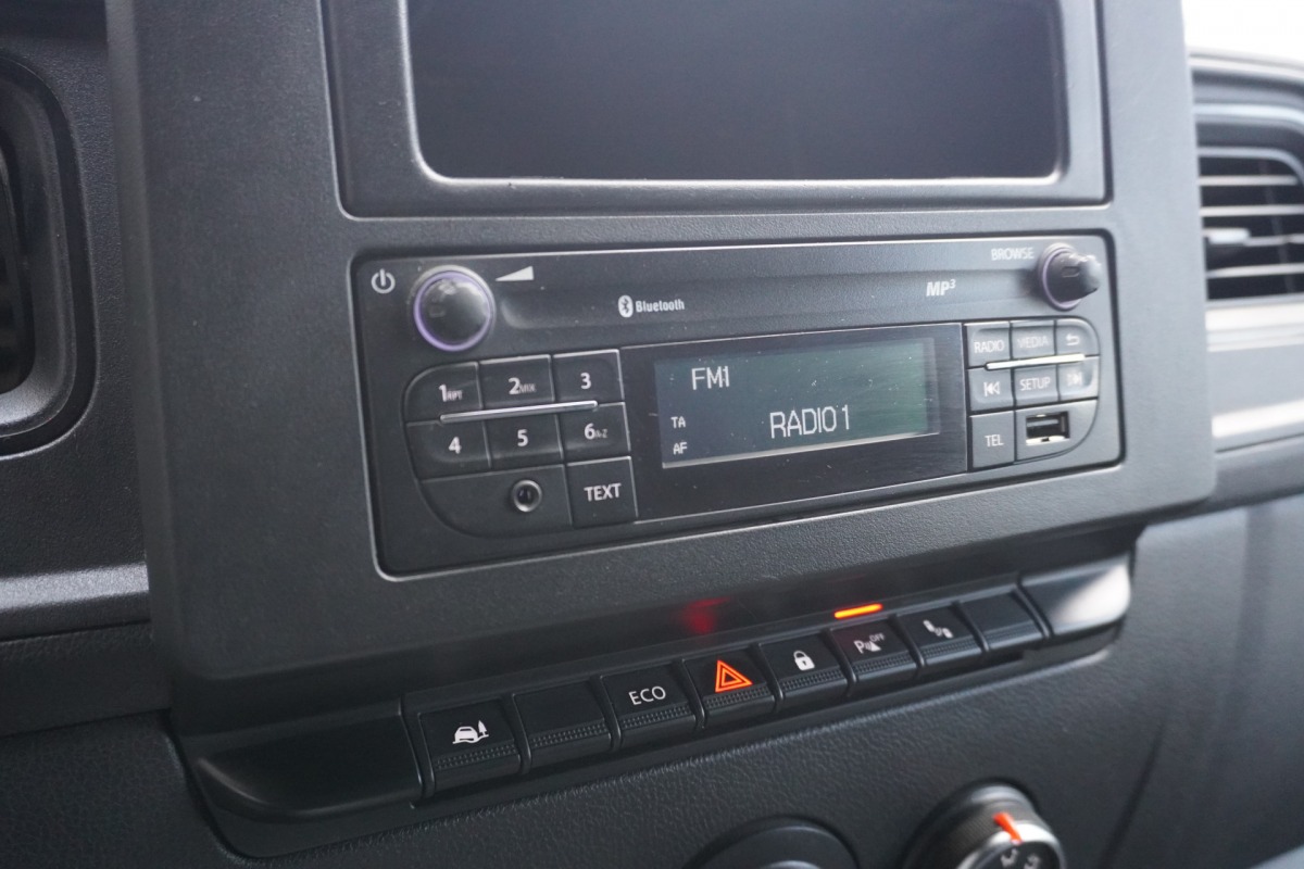 Renault Master 2.3 dCi 135PK L2H2 - EURO 6 - Airco - Cruise - PDC - Camera - €15.950,- Excl. Renault Master 2.3 dCi 135PK L2H2 - EURO 6 - Airco - Cruise - PDC - Camera - €15.950,- Excl.