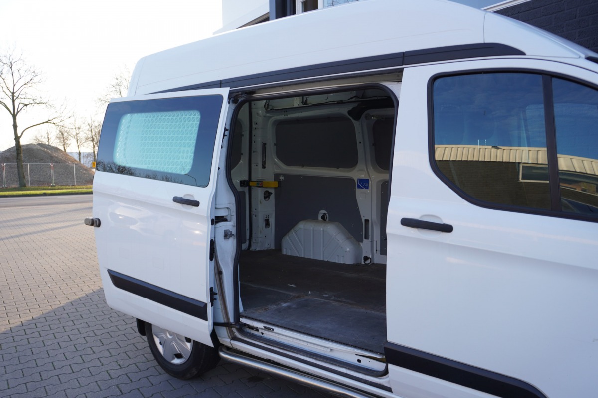 Ford Transit Custom 2.0 TDCI 130PK Automaat L1H2 - EURO 6 - Airco - Navi - Cruise - €16.950,- Excl.
