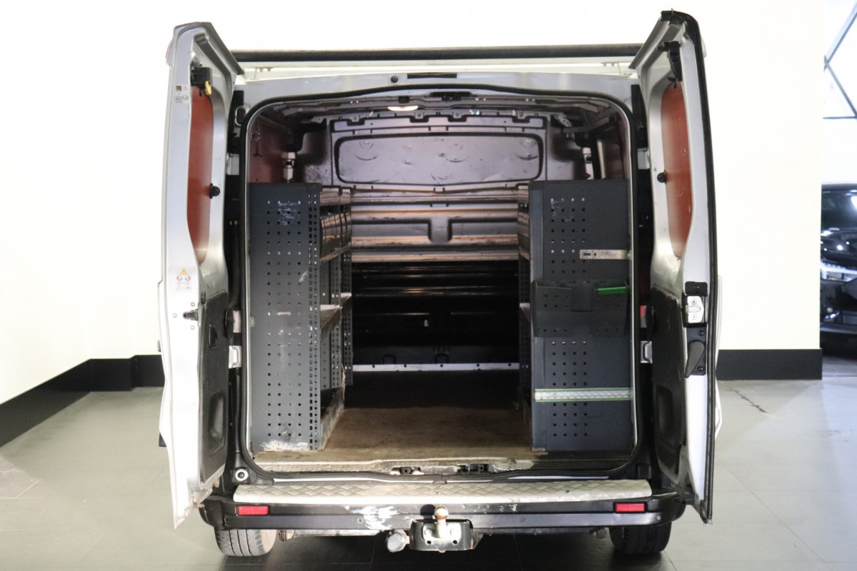 Renault Trafic 1.6 dCi 120PK EURO 6 - Airco - Cruise - PDC - Imperiaal - € 9.950,- Excl.