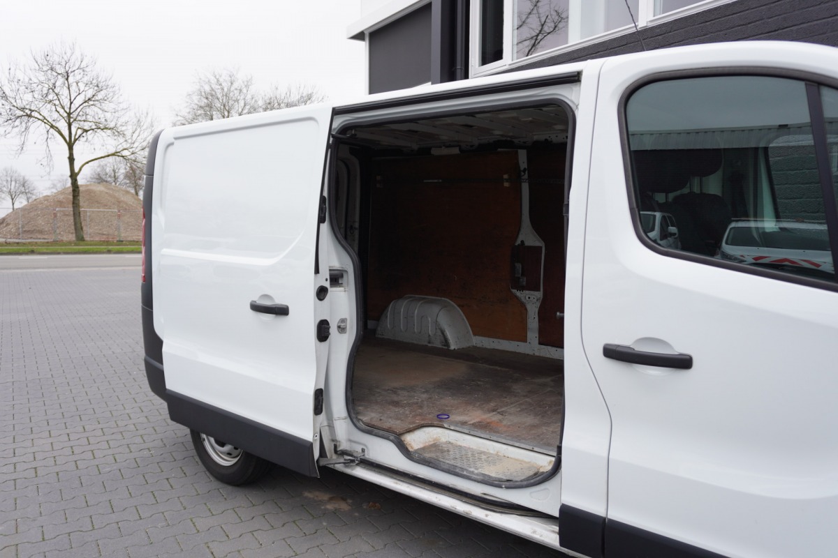 Renault Trafic 1.6 dCi L2 EURO 6 - Airco - Cruise -  Trekhaak - €10.900,- Excl.