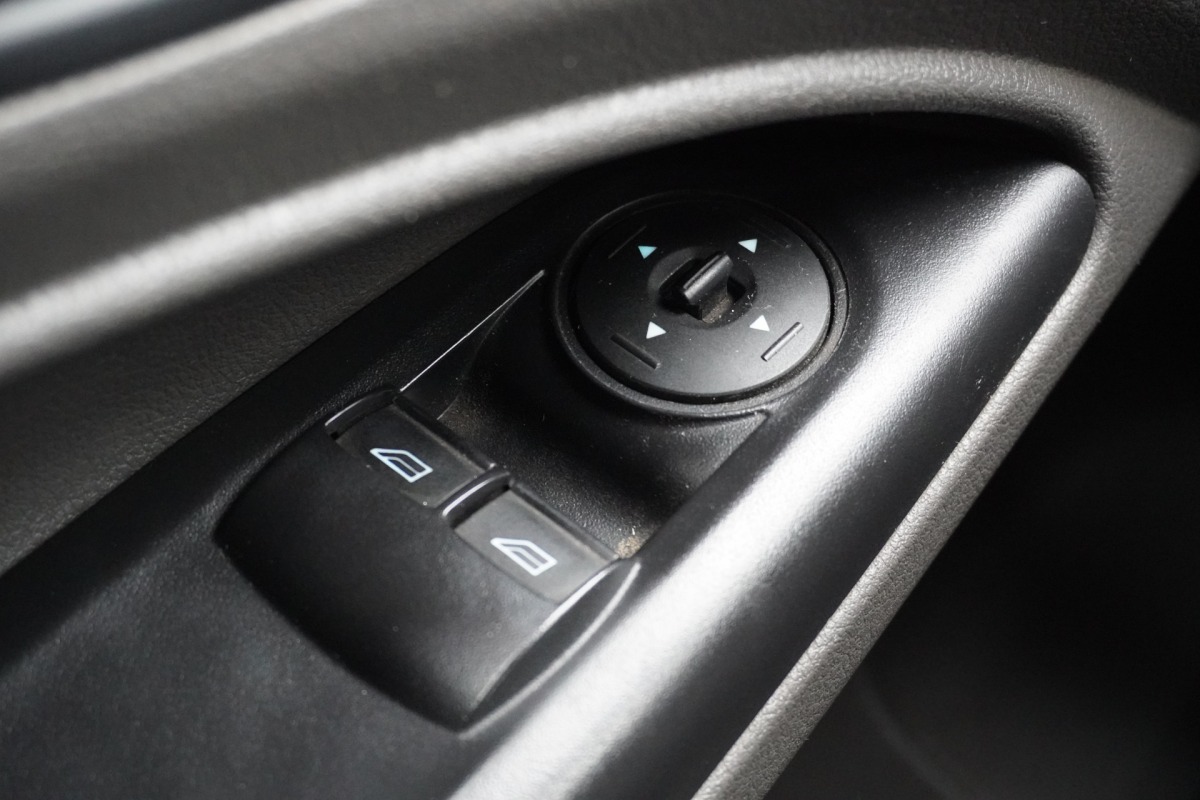 Ford Transit Connect 1.5 EcoBlue 100PK EURO 6 - Airco - Cruise - Trekhaak - €9.900,- Excl.