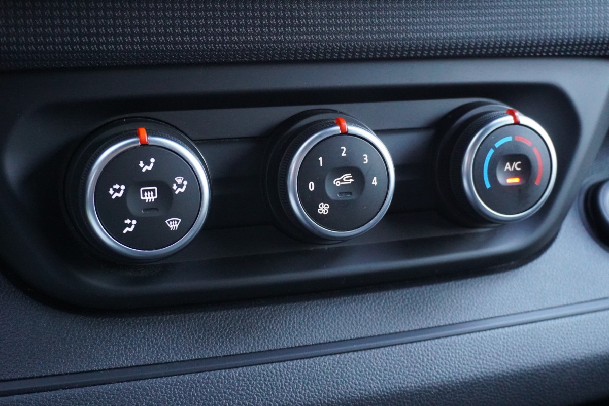 Renault Trafic 2.0 dCi L2 EURO 6 - Airco - Cruise - Trekhaak - €21.900,- Excl.