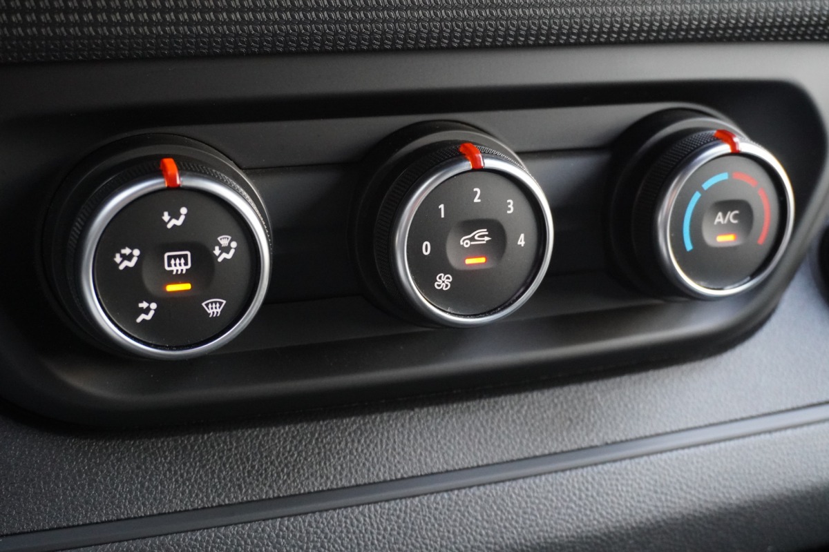 Renault Trafic 2.0 dCi L2 EURO 6 - Airco - Cruise - Trekhaak - €21.900,- Excl.