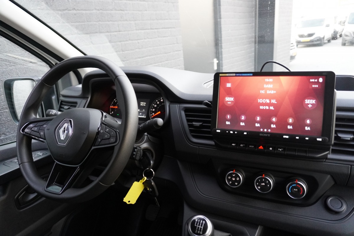 Renault Trafic 2.0 dCi L2 EURO 6 - Airco - Cruise - Trekhaak - €21.900,- Excl.