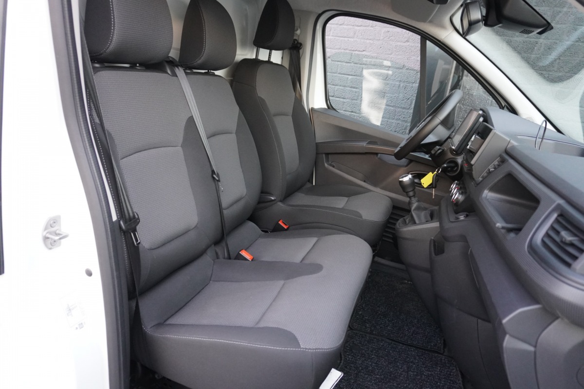 Renault Trafic 2.0 dCi L2 EURO 6 - Airco - Cruise - Trekhaak - €21.900,- Excl.