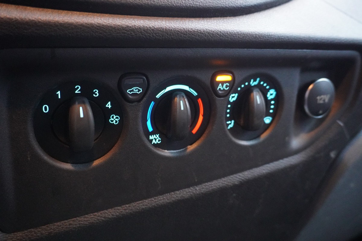 Ford Transit 2.0 TDCI 170PK Dubbel lucht Openlaadbak L4 EURO 6 - Airco - Navi - Cruise - Kraan -  € 19.900,- Excl.