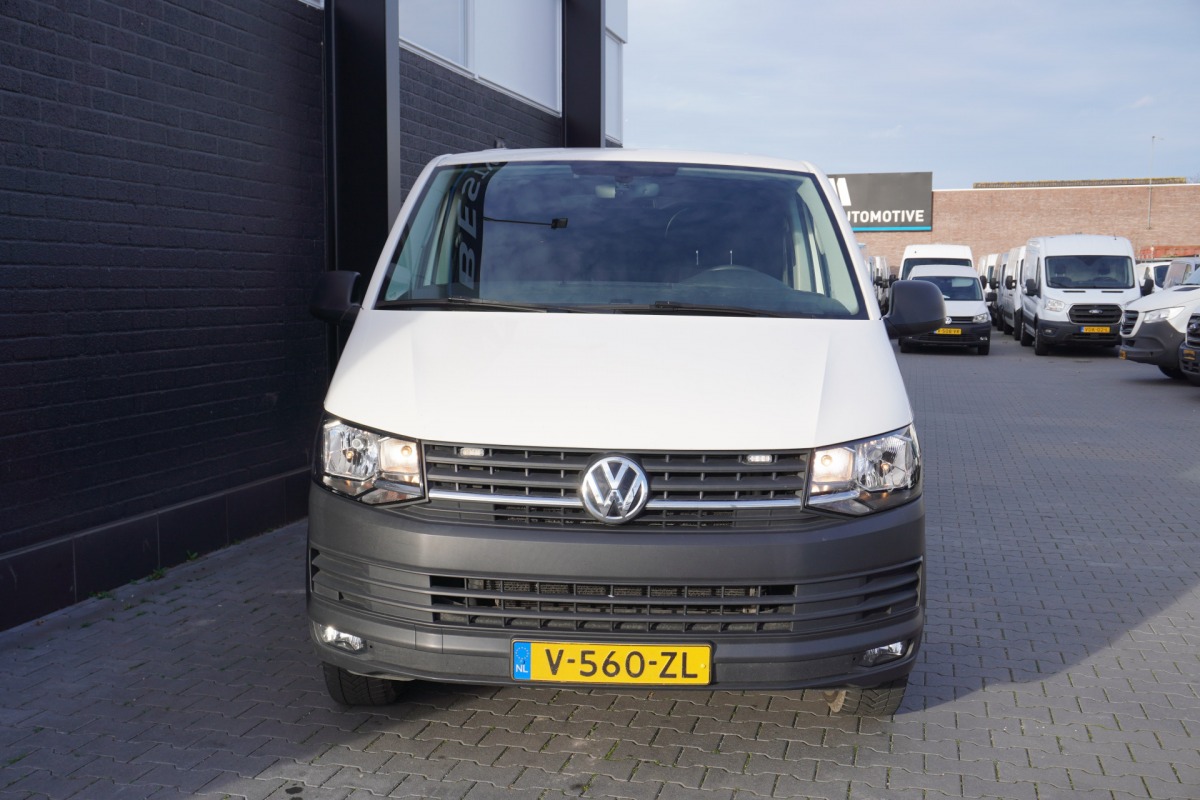 Volkswagen Transporter 2.0 TDI 150PK DSG Automaat EURO 6 - Airco - Trekhaak - PDC - € 10.900,-  Excl.