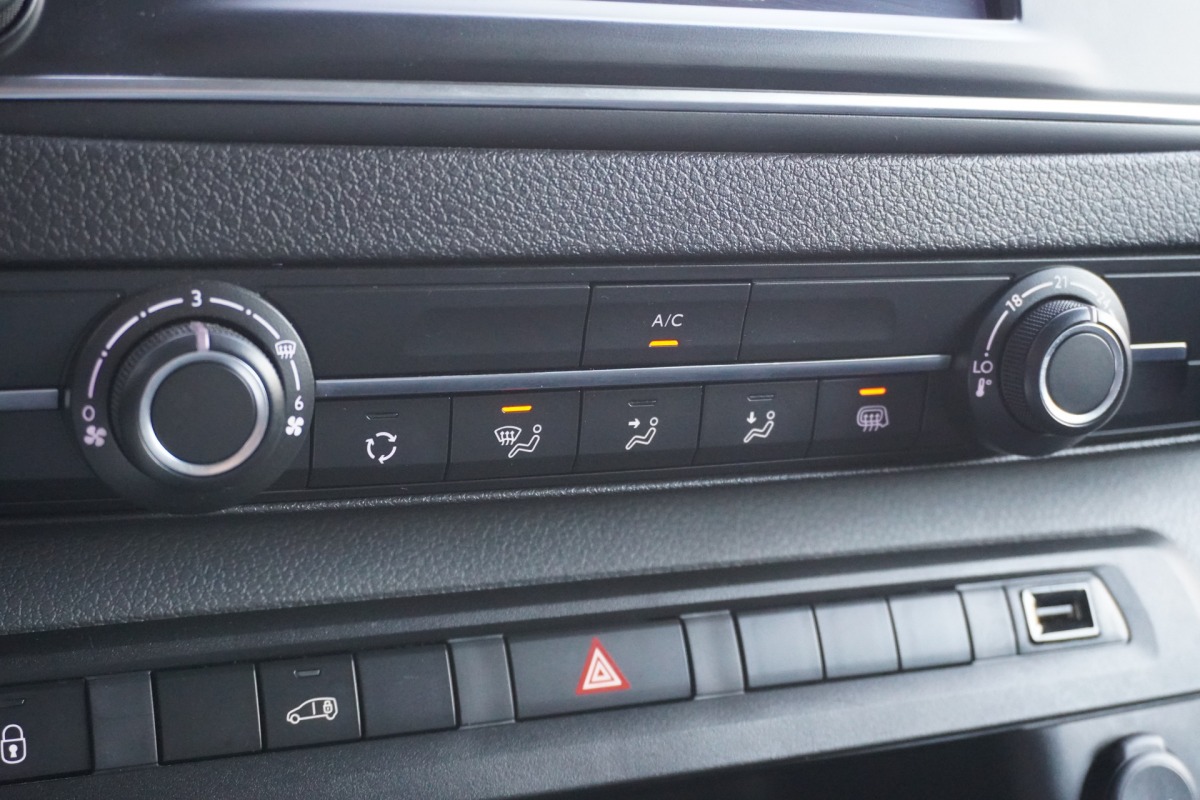 Opel Vivaro 2.0 CDTI L2 120PK AUTOMAAT EURO 6 - Airco - Navi - Cruise - €13.950,- Excl.