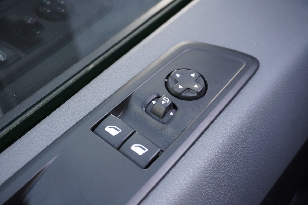 Opel Vivaro 2.0 CDTI L2 120PK AUTOMAAT EURO 6 - Airco - Navi - Cruise - €13.950,- Excl.