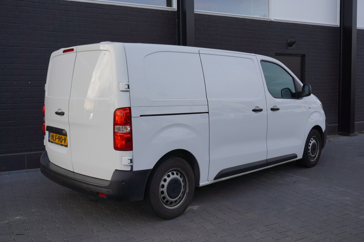 Opel Vivaro 2.0 CDTI L2 120PK AUTOMAAT EURO 6 - Airco - Navi - Cruise - €13.950,- Excl.