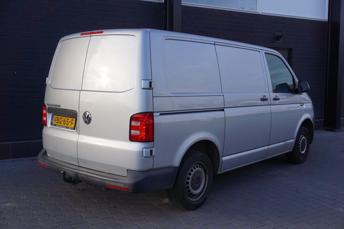 Volkswagen Transporter 2.0 TDI 150PK - EURO 6 - Airco - Navi - Cruise - €18.950,- Excl.
