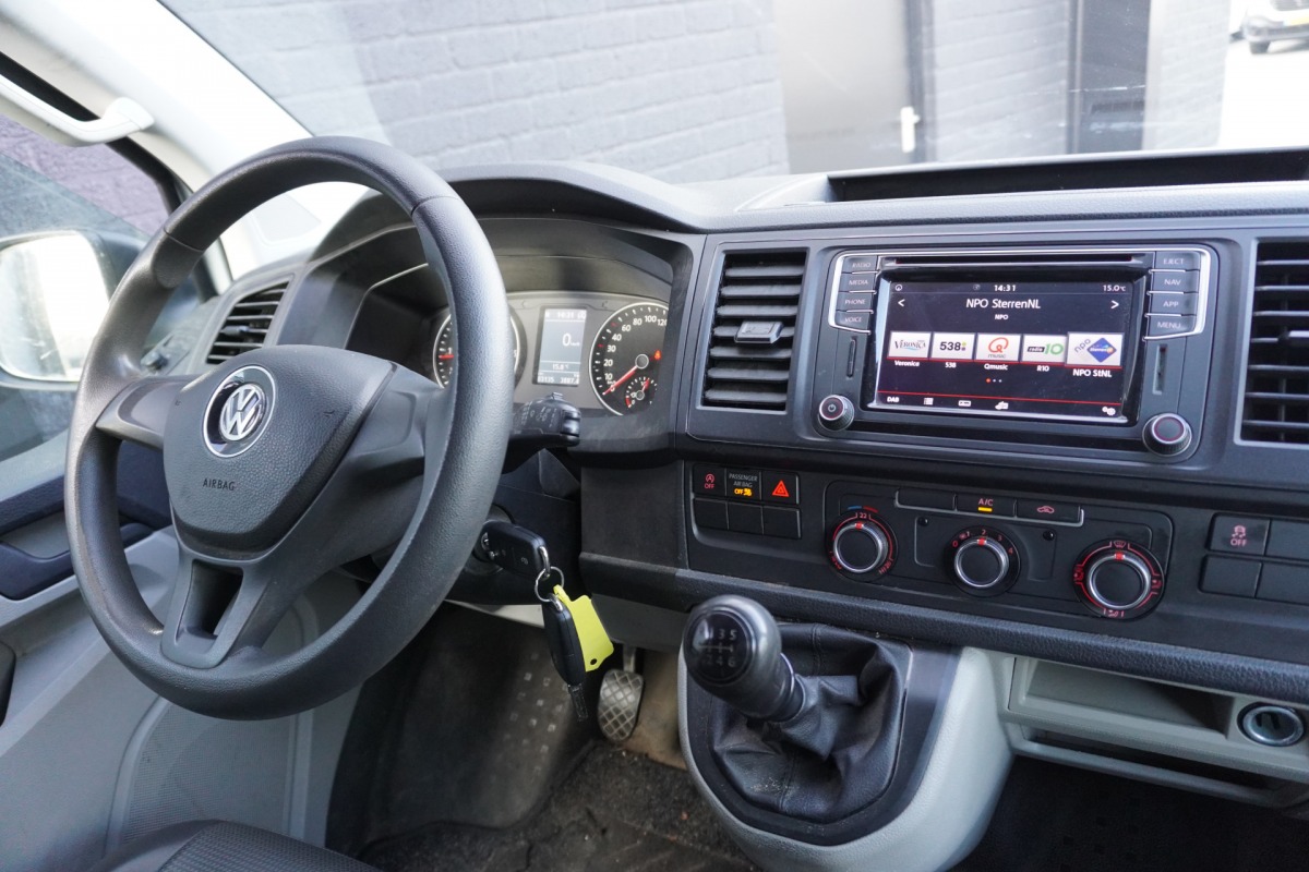 Volkswagen Transporter 2.0 TDI 150PK - EURO 6 - Airco - Navi - Cruise - €18.950,- Excl.