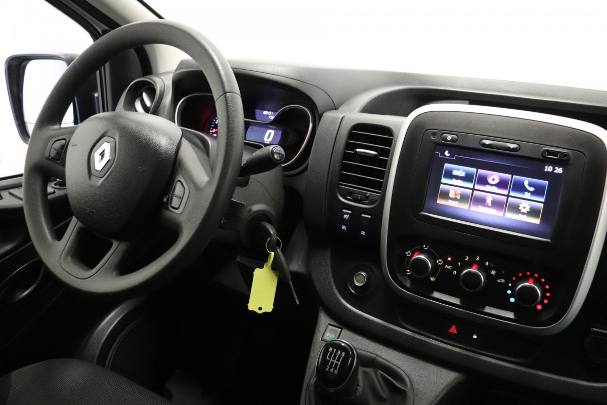 Renault Trafic 2.0 dCi 120PK 2x Schuifdeur - EURO 6 - Airco - Navi - Cruise - €10.950,- Excl. Renault Trafic 2.0 dCi 120PK 2x Schuifdeur - EURO 6 - Airco - Navi - Cruise - €10.950,- Excl.