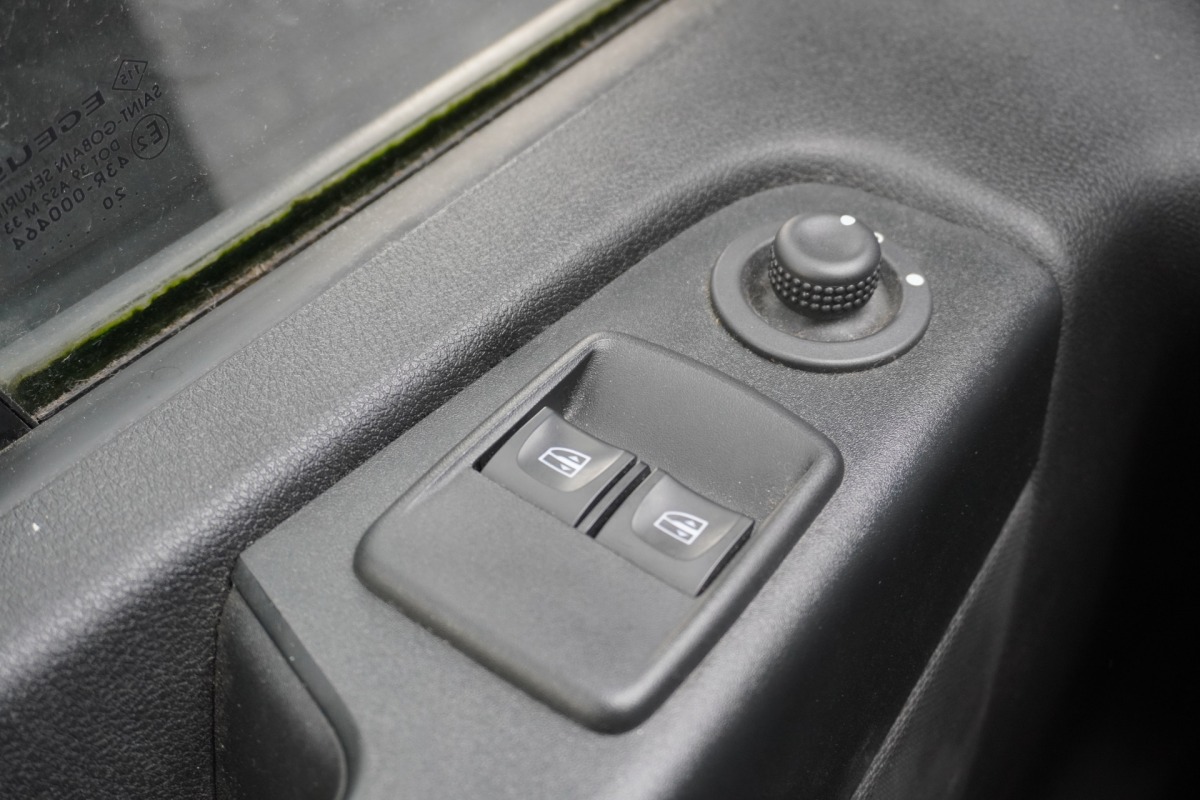 Renault Trafic 2.0 dCi 120PK - EURO 6 - Airco - Navi - Cruise - €12.900,- Excl.