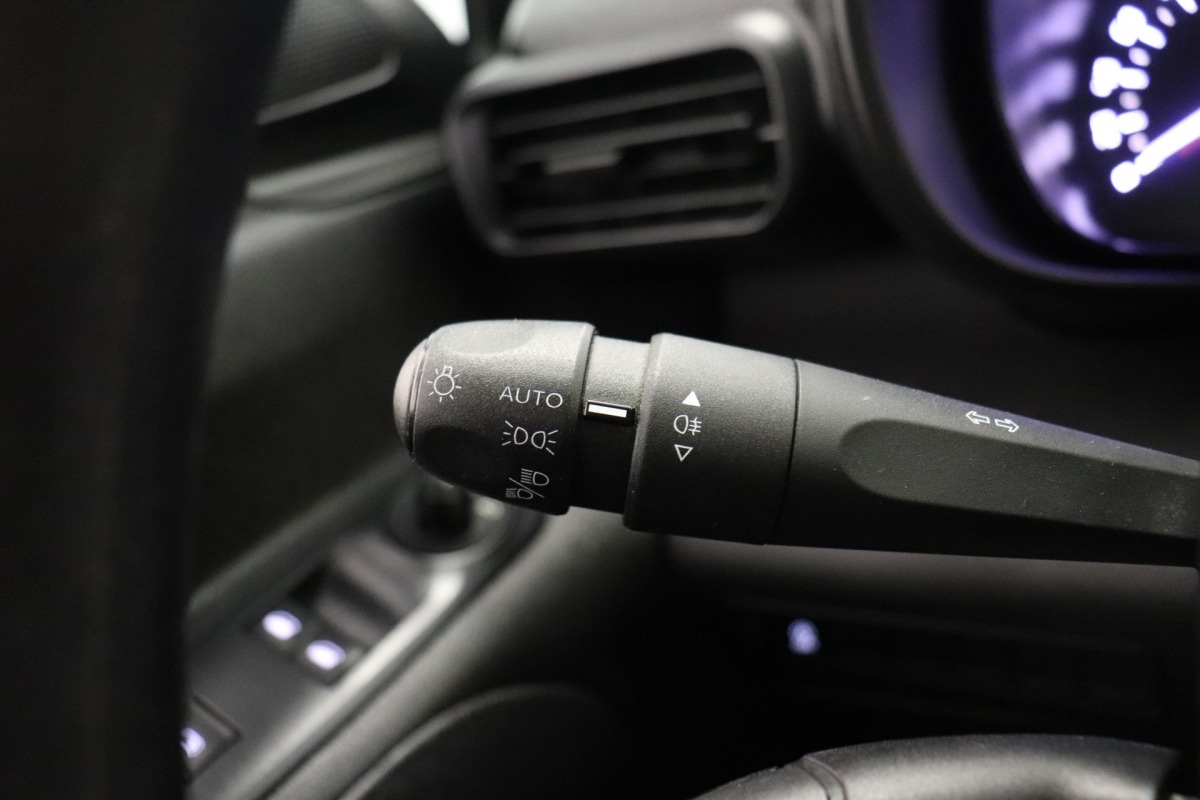 Toyota PROACE CITY 1.5 D-4D 102PK Runner L2 - Airco - Cruise - Trekhaak - € 10.900,-  Ex. BTW