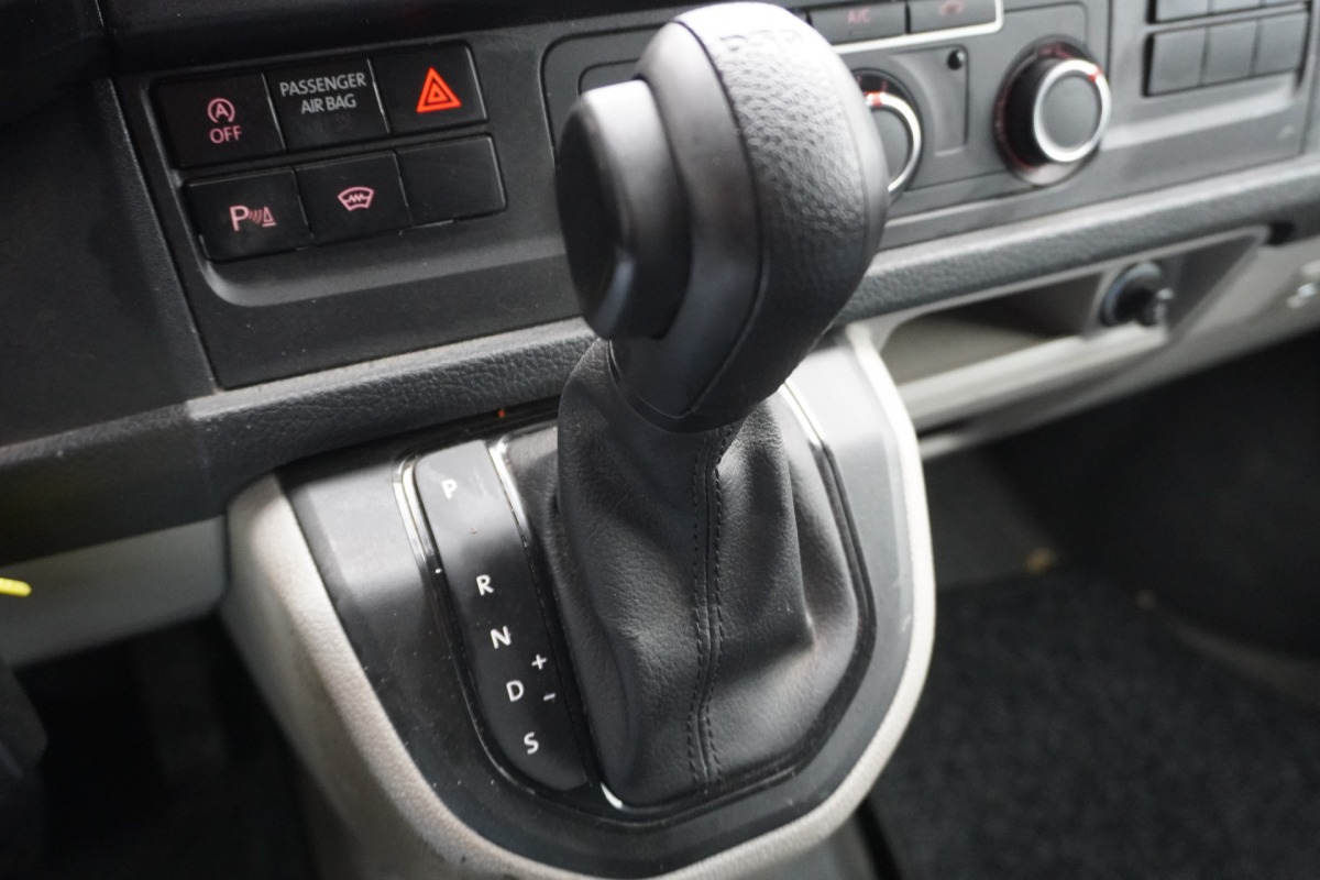 Volkswagen Transporter 2.0 TDI 150PK Automaat EURO 6 - Airco - Navi - Cruise - €14.950,- Excl. Volkswagen Transporter 2.0 TDI 150PK Automaat EURO 6 - Airco - Navi - Cruise - €14.950,- Excl.