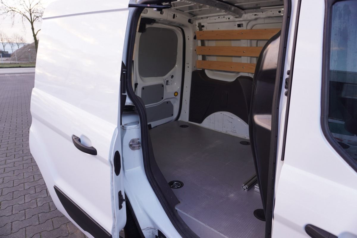 Ford Transit Connect 1.5 EcoBlue 120PK Automaat EURO 6 - Airco - Navi -  Cruise - € 12.950,- Excl.