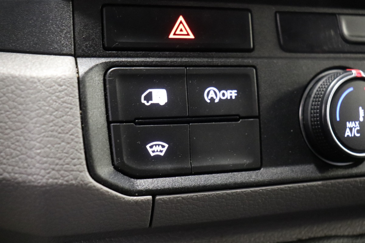 Volkswagen Crafter 2.0 TDI 177PK L3H3 - EURO 6 - Airco - Cruise - PDC - €17.900,- Excl. Volkswagen Crafter 2.0 TDI 177PK L3H3 - EURO 6 - Airco - Cruise - PDC - €17.900,- Excl.