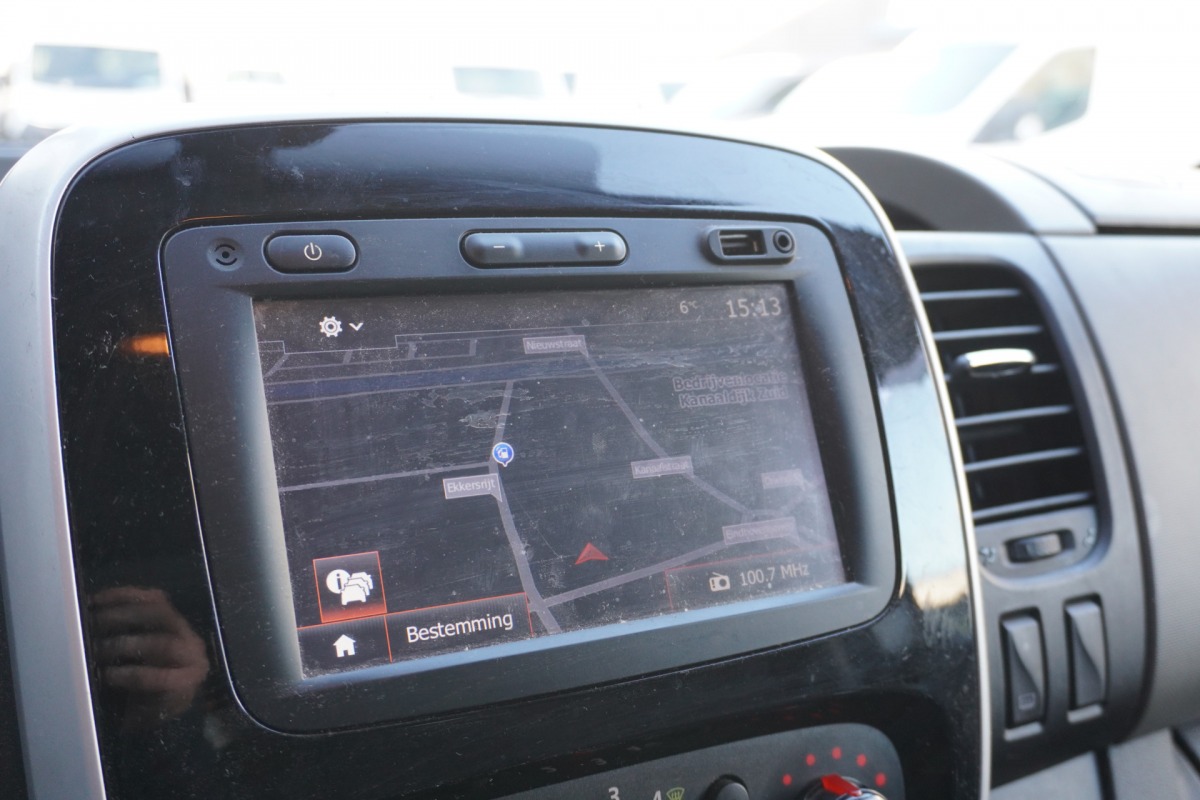 Renault Trafic 1.6 dCi 120PK L2 EURO 6 - Airco - Navi - Cruise - € 12.499,- Excl. Renault Trafic 1.6 dCi 120PK L2 EURO 6 - Airco - Navi - Cruise - € 12.499,- Excl.