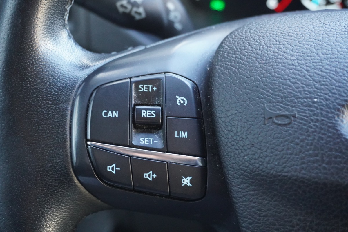 Ford Transit Custom 2.0 TDCI 130PK Automaat L2 - EURO 6 - Airco - Cruise - PDC - €14.900,- Excl. Ford Transit Custom 2.0 TDCI 130PK Automaat L2 - EURO 6 - Airco - Cruise - PDC - €14.900,- Excl.