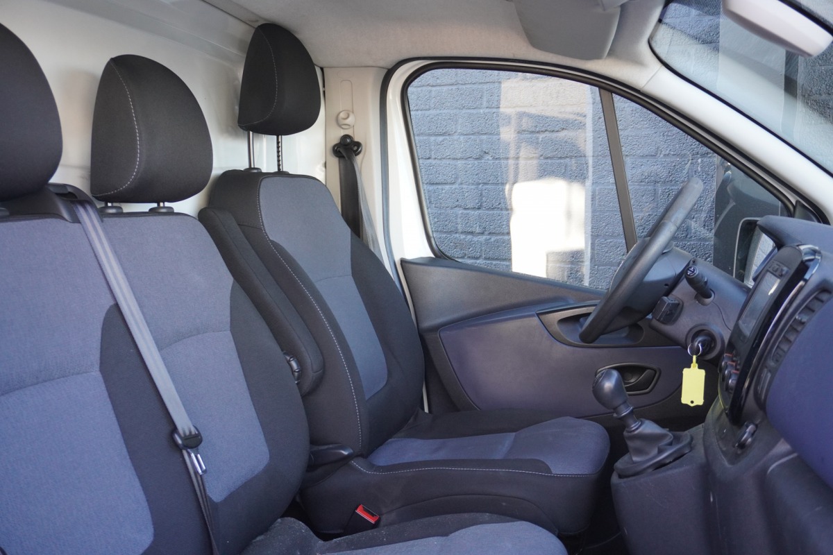 Opel Vivaro 1.6 CDTI 125PK L2 - EURO 6 - Airco - Navi - Cruise - €10.950,- Excl.