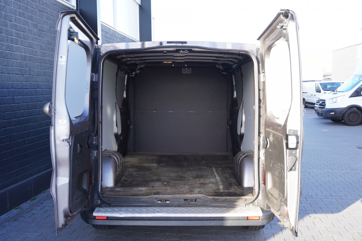 Renault Trafic 2.0 dCi 145PK L2 Automaat EURO 6 - Airco - Navi - Cruise - € 13.950,- Excl.