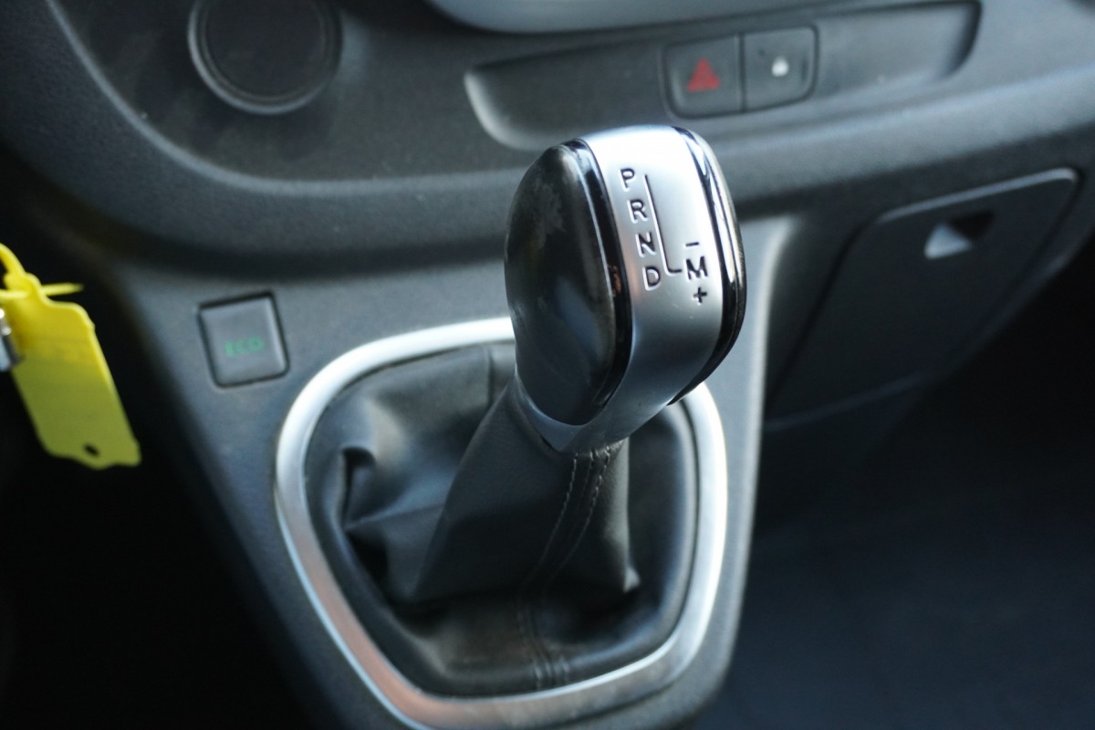 Renault Trafic 2.0 dCi 145PK L2 Automaat EURO 6 - Airco - Navi - Cruise - € 13.950,- Excl.