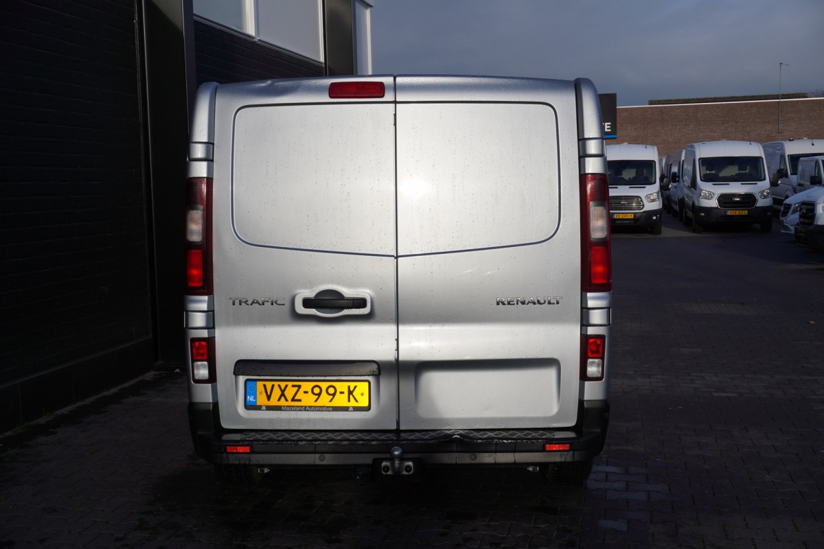 Renault Trafic 2.0 dCi 110PK L2 EURO 6 - Airco - Cruise - Trekhaak - €21.950- Excl.