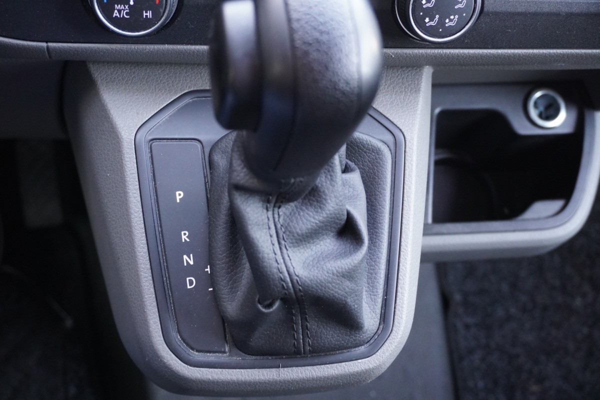 Volkswagen Transporter 2.0 TDI 150PK Automaat - EURO 6 - Airco - Cruise - Camera - €13.950,- Excl.