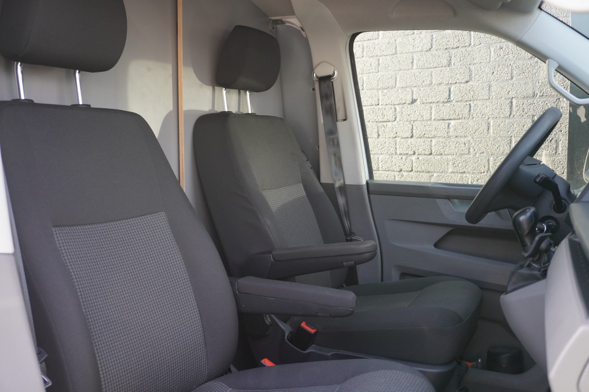 Volkswagen Transporter 2.0 TDI 150PK Automaat - EURO 6 - Airco - Cruise - Camera - €13.950,- Excl.