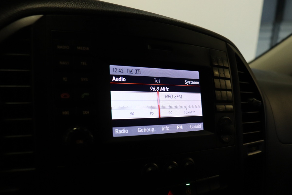 Mercedes-Benz Vito 116 CDI Lang Automaat EURO 6 - A/C Climate - Cruise - PDC - €18.900,- Excl.