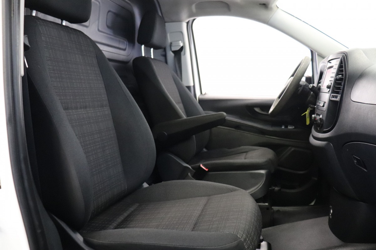Mercedes-Benz Vito 114 CDI Lang AUTOMAAT - Airco - Navi - Cruise - PDC - € 7.950,- Excl.