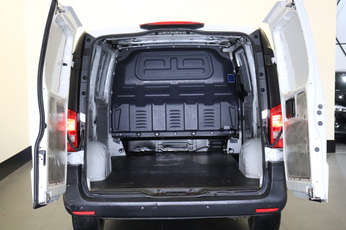 Mercedes-Benz Vito 114 CDI Lang AUTOMAAT - Airco - Navi - Cruise - PDC - € 7.950,- Excl.