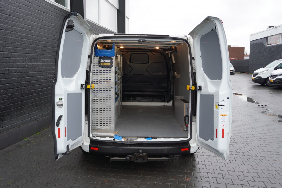 Ford Transit Custom 2.0 TDCI L2 - EURO 6 - Airco - Navi - Cruise - €10.900,- Excl. Ford Transit Custom 2.0 TDCI L2 - EURO 6 - Airco - Navi - Cruise - €10.900,- Excl.
