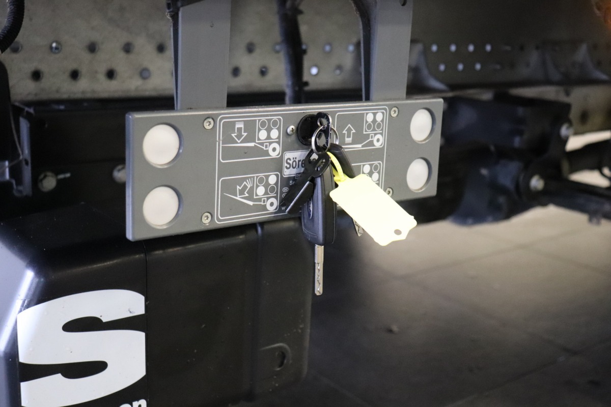 Ford Transit 2.0 TDCI L4 130PK bakwagen EURO 6 - Airco - Cruise - Laadklep - €25.950 Excl.