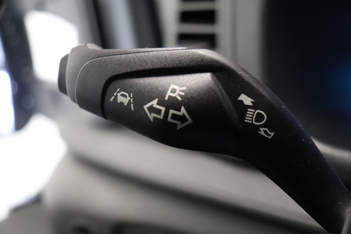 Ford Transit 2.0 TDCI L4 130PK bakwagen EURO 6 - Airco - Cruise - Laadklep - €25.950 Excl.