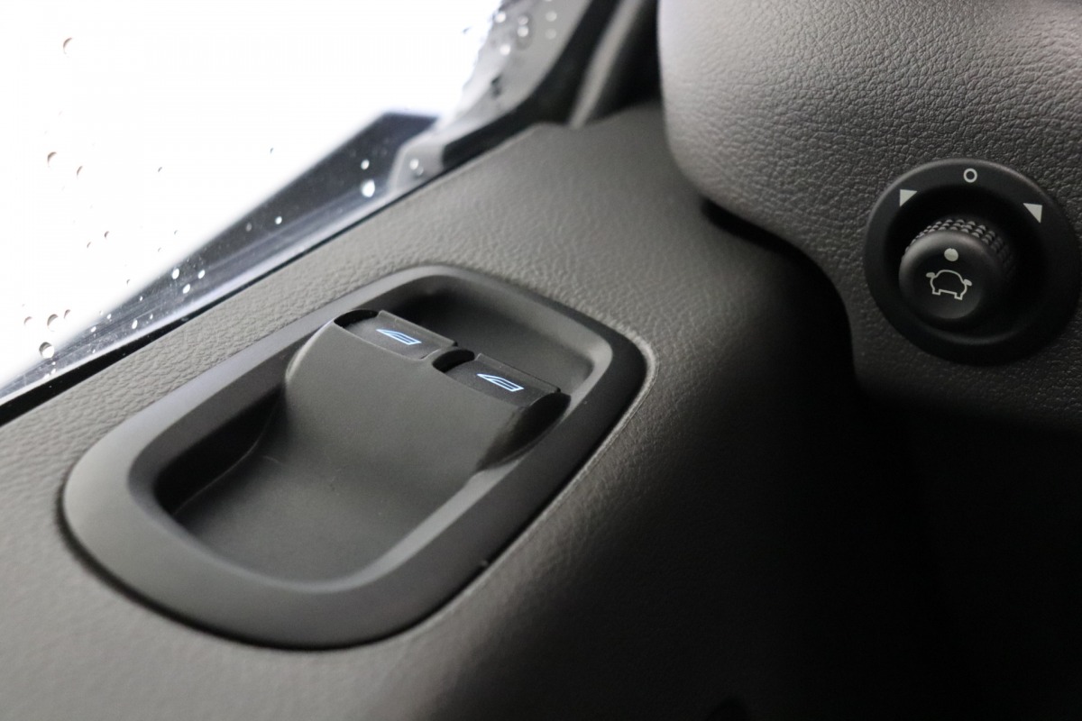 Ford Transit 2.0 TDCI L4 130PK bakwagen EURO 6 - Airco - Cruise - Laadklep - €25.950 Excl.