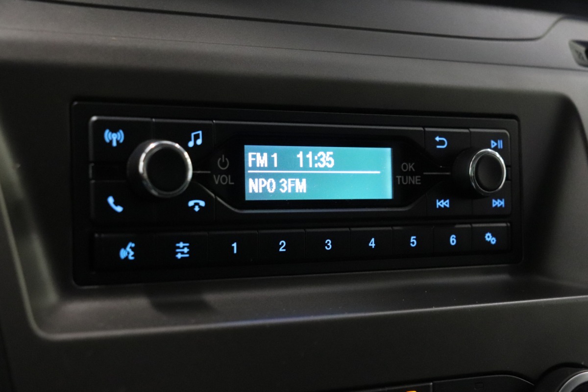 Ford Transit 2.0 TDCI L4 130PK bakwagen EURO 6 - Airco - Cruise - Laadklep - €25.950 Excl.