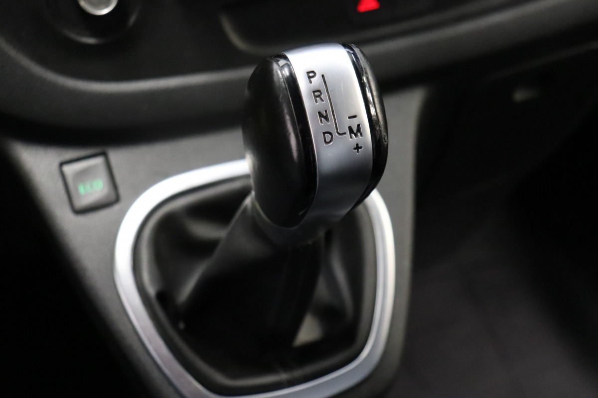 Renault Trafic 2.0 dCi L2 Automaat EURO 6 - Airco - Cruise - Trekhaak - €14.900,- Excl.