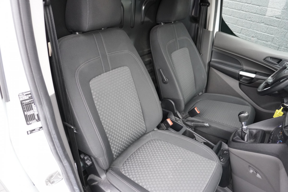 Ford Transit Connect 1.5 EcoBlue 100PK L2 EURO 6 - Airco - Cruise - Trekhaak - €11.950,- Excl.