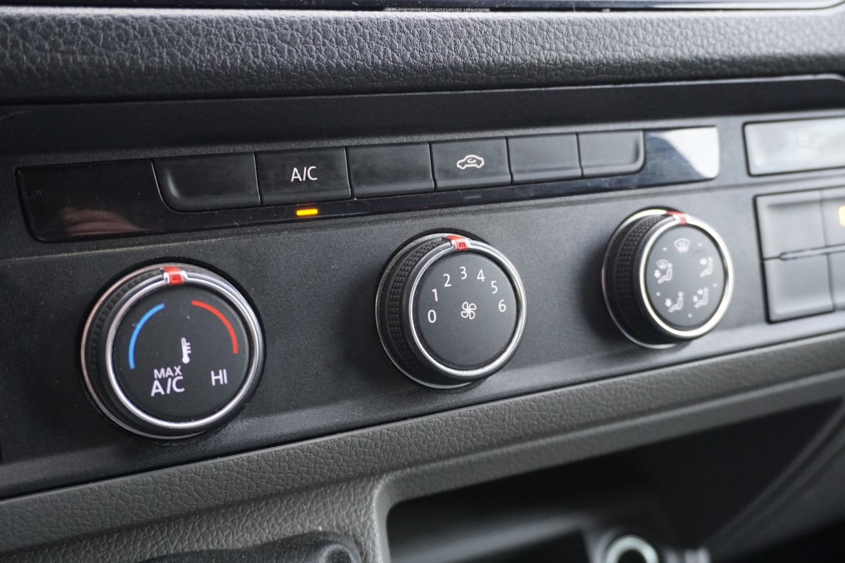 Volkswagen Crafter 2.0 TDI 177PK L3H3 EURO 6 - Airco - Cruise - PDC - €16.900,- Excl.