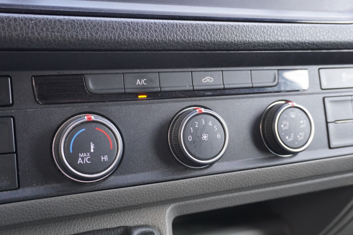 Volkswagen Crafter 2.0 TDI 177PK L3H3 EURO 6 - Airco - Cruise - PDC - €16.900,- Excl.