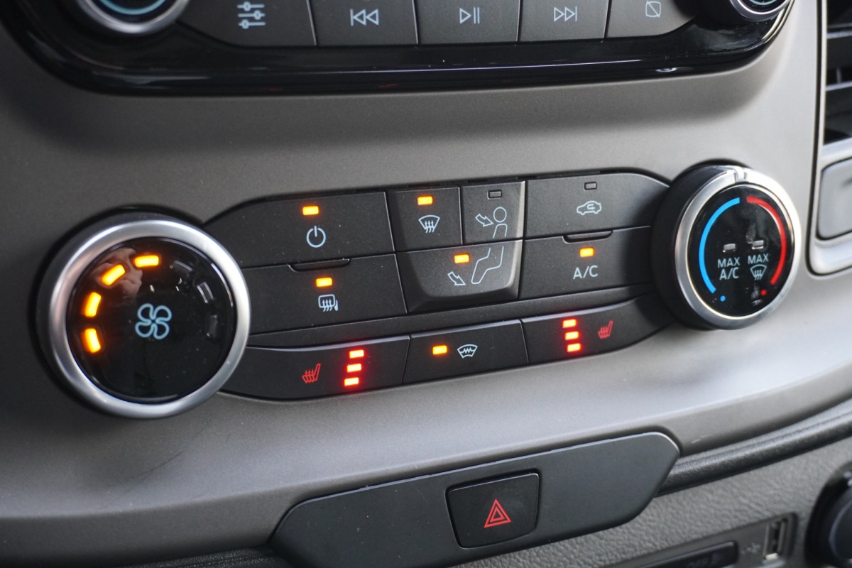 Ford Transit Custom 2.0 TDCI 130PK - EURO 6 - Airco - Navi - Cruise - €11.900,- Excl.