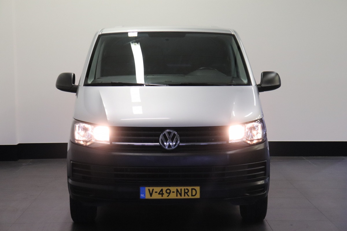 Volkswagen Transporter 2.0 TDI 150PK Automaat EURO 6 - Airco - Navi - Cruise - Carplay - €15.950,- Excl.