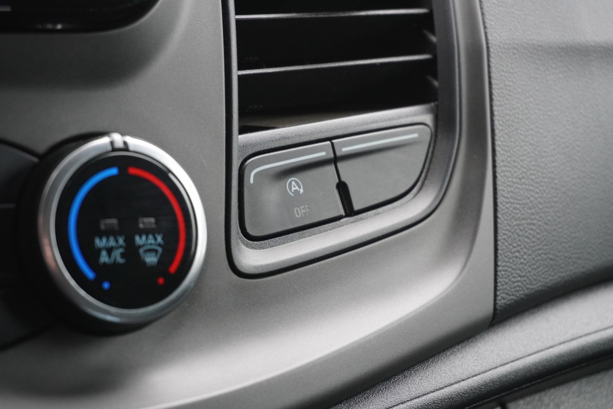 Ford Transit Custom 2.0 TDCI 130PK L2H2 EURO 6 - Airco - Cruise - Camera - € 13.950,- Excl.