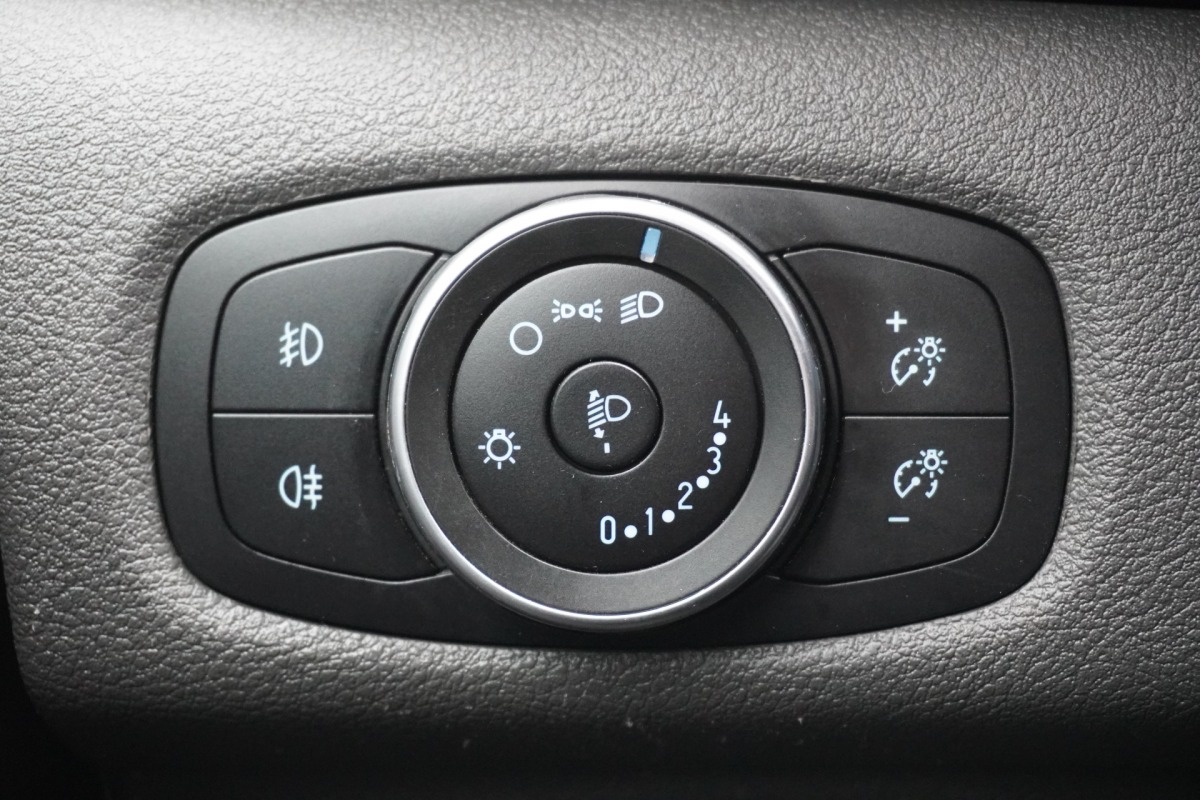 Ford Transit Custom 2.0 TDCI 130PK L2H2 EURO 6 - Airco - Cruise - Camera - € 13.950,- Excl.